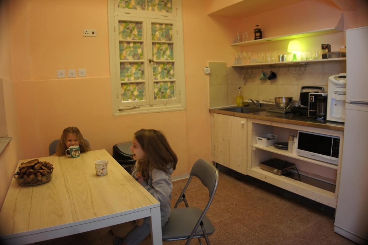 City Hall Hostel Хайфа Екстериор снимка