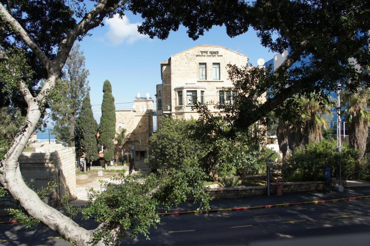 City Hall Hostel Хайфа Екстериор снимка